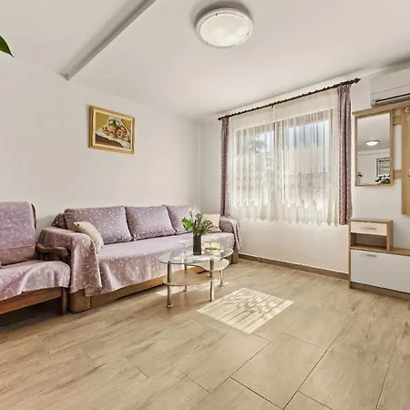 Fuer 4 Personen Ca 40 Qm In Pula, Istrien Istrische Riviera Appartement *